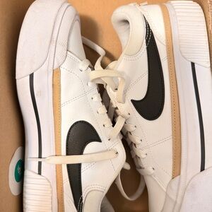 Nike Court Legacy Lift